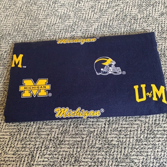 Michigan Cloth Wallet - Picture 2 of 5